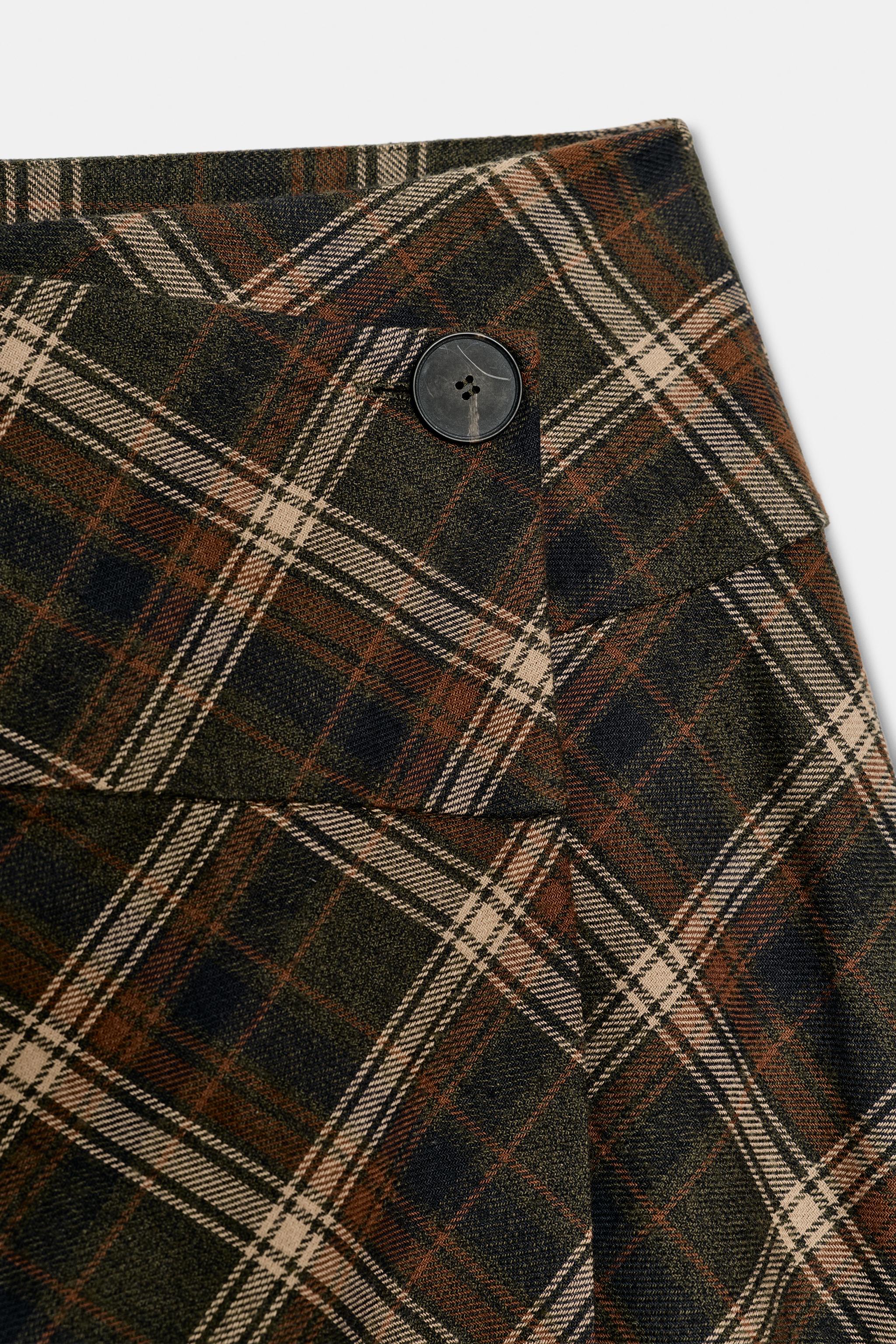 JUPE MI-LONGUE ASYMÉTRIQUE À CARREAUX